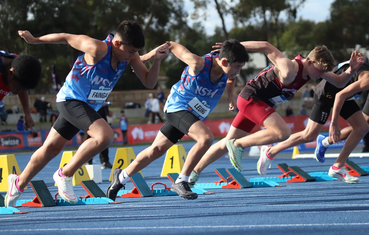 2024 Australian Junior Champs: Day 3 Review Read about…. ◾️ Ratu Viliame Lewanavanua – a crowd favourite ◾️Hurdlers star ◾️Macleay Kesby progresses to National title ◾️A tough day for Daniel Okerenyang Article - Athletics NSW website: nswathletics.org.au 📷David Tarbotton