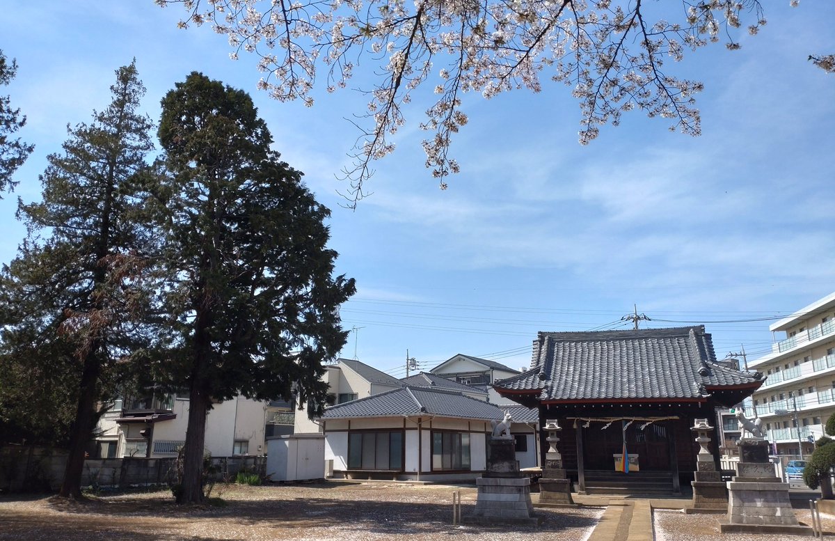 【堤稲荷神社(東京都練馬区)】
祭神は宇賀御魂命
創建は不詳であるが江戸時代初期頃から祀られていたと伝わる
かつてこの付近にあった四面の題目塔(石造物)から「四面塔稲荷」とも呼ばれる　#神社