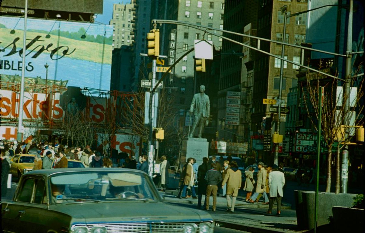 Rétro trafic automobile 🚘 a NYC 1978 tt.allplaynews.com/321533?utm_sou…...