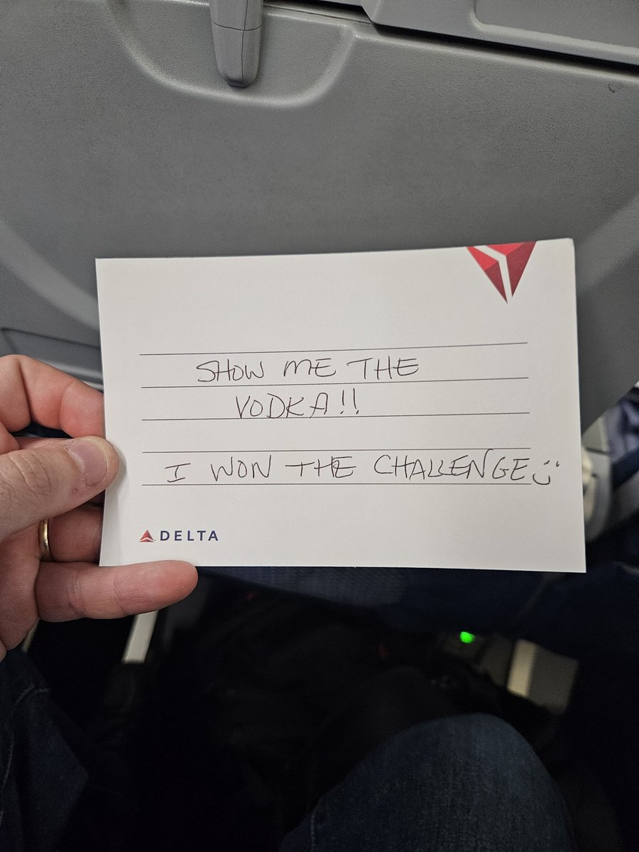 @Delta I won the DL555 challenge! Thanks for the free drink. #goldmedallion #vegas #frequentflyer