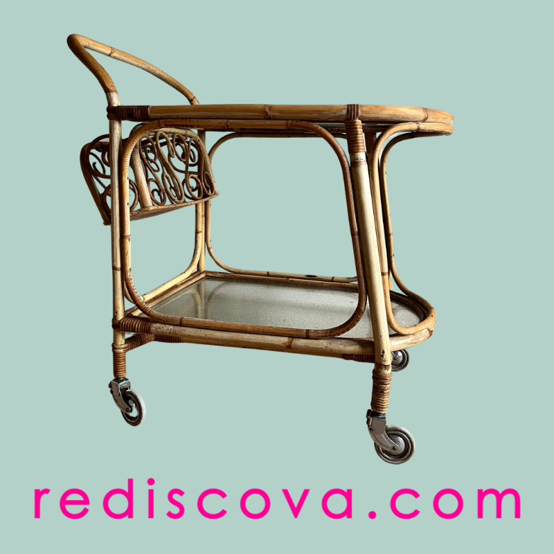 Vintage drinks trolley, hurrah, available from rediscova
click for more info
rpst.page.link/nGjN
#entertaining #giftideas #sustainability #homedecor #interiordesign #interiordesigner #wednesdayvibes #summer #vintagefurniture #wine