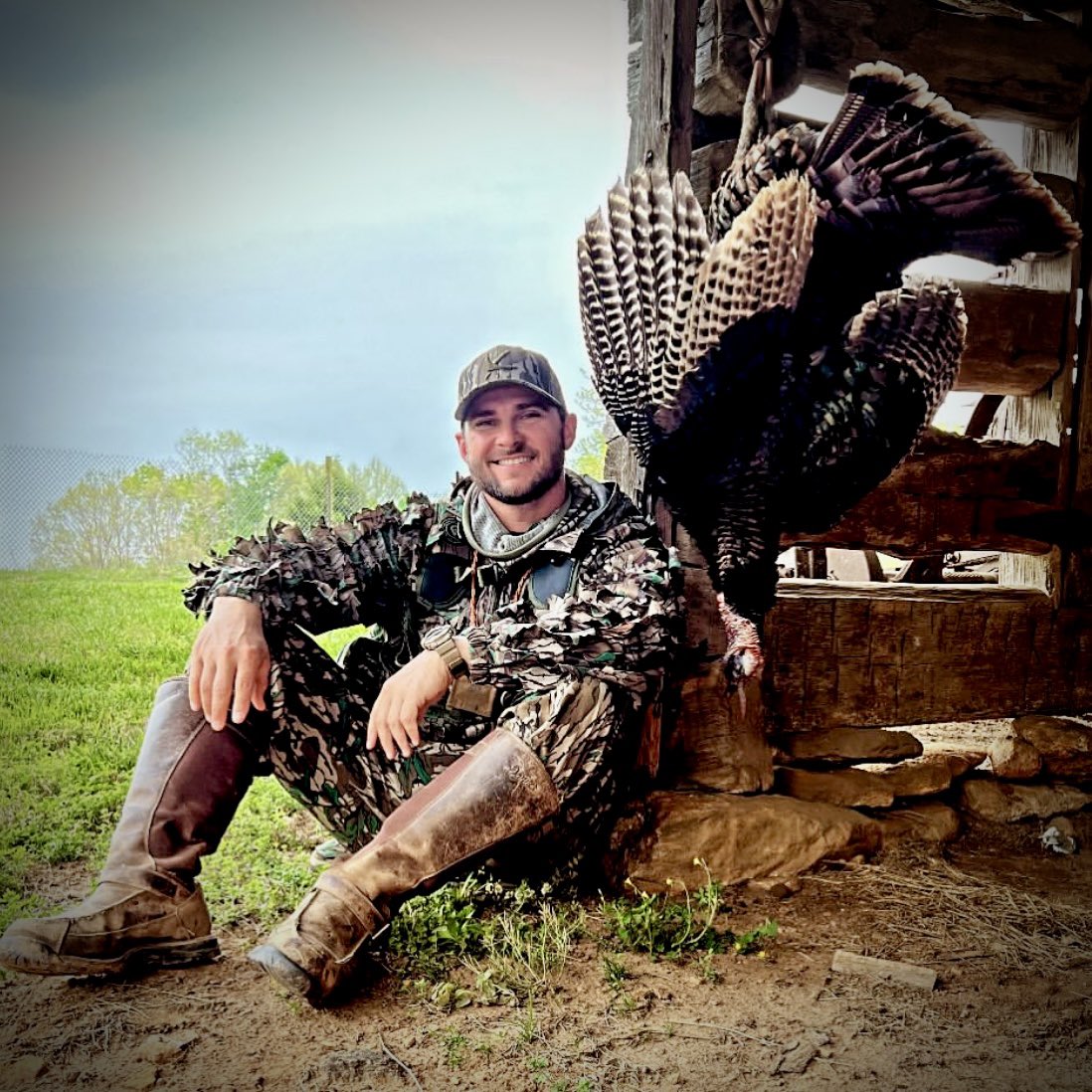 Feels good to get on the board..... who else is winning this season???

@jchrismon28 tagging his 1st this season!

#turkeysarelife #turkeyseason #letsgo #turkeyhunter #itsalifestyle #afwlifestyle #afwoutdoors #afwaterfowl