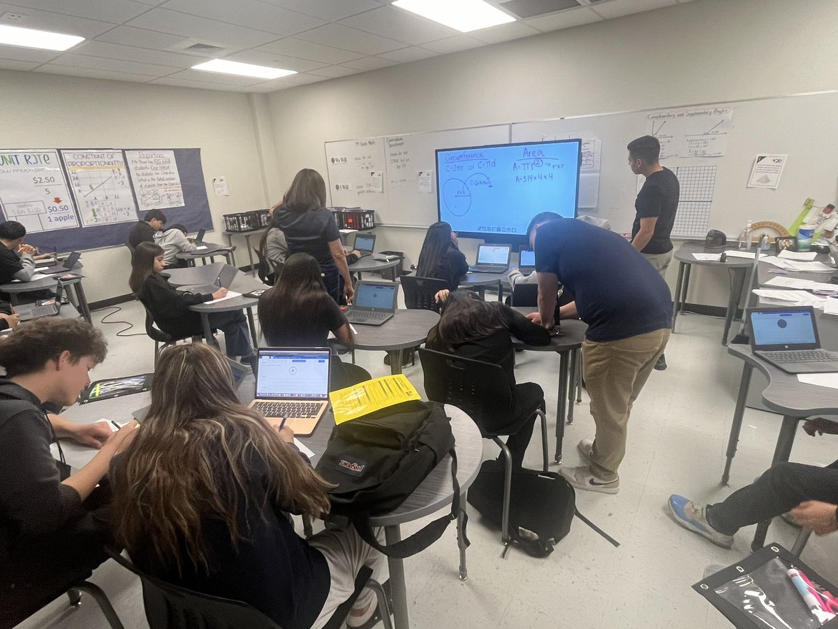 Math Blitzes are continuing for our Rebels @RiversideMS1971! Thank you to all our #FORtheValley staff members for their commitment.💙🧡