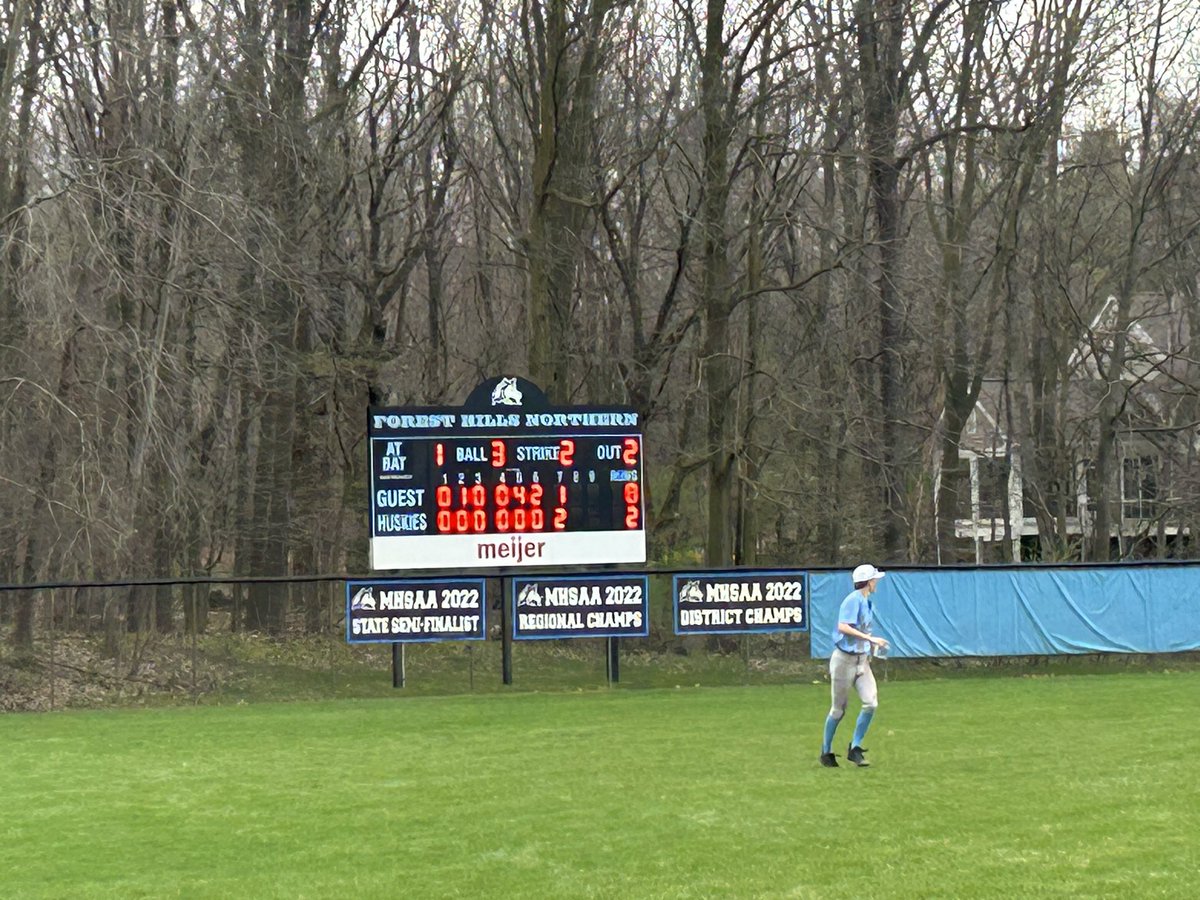 The Huskies take game 3 of the series 8-2 to take 2 out of 3 from the Rangers.   <a href="/ColdWeatherBats/">Cold Weather Bats</a> @PBRMIScout <a href="/FOX17Blitz/">FOX 17 Blitz</a> <a href="/lenny_padilla/">Lenny Padilla</a> <a href="/HuskiesAD/">Northern Huskies Athletics</a>