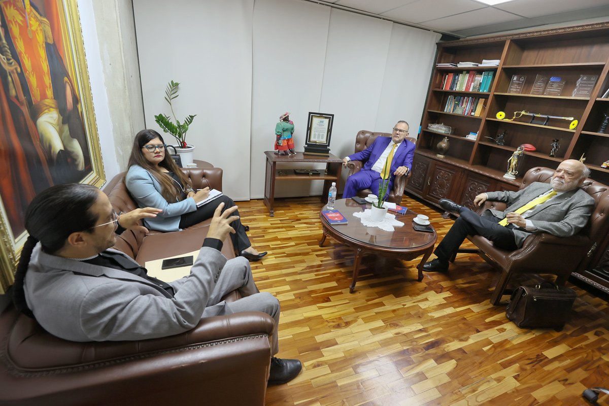 TSJ_Venezuela's tweet photo. Celebrada primera reunión de la Coordinación de Relaciones del TSJ con las Universidades y la Academia https://t.co/1zMk4ynxa5 https://t.co/CgLaNMK2Vd