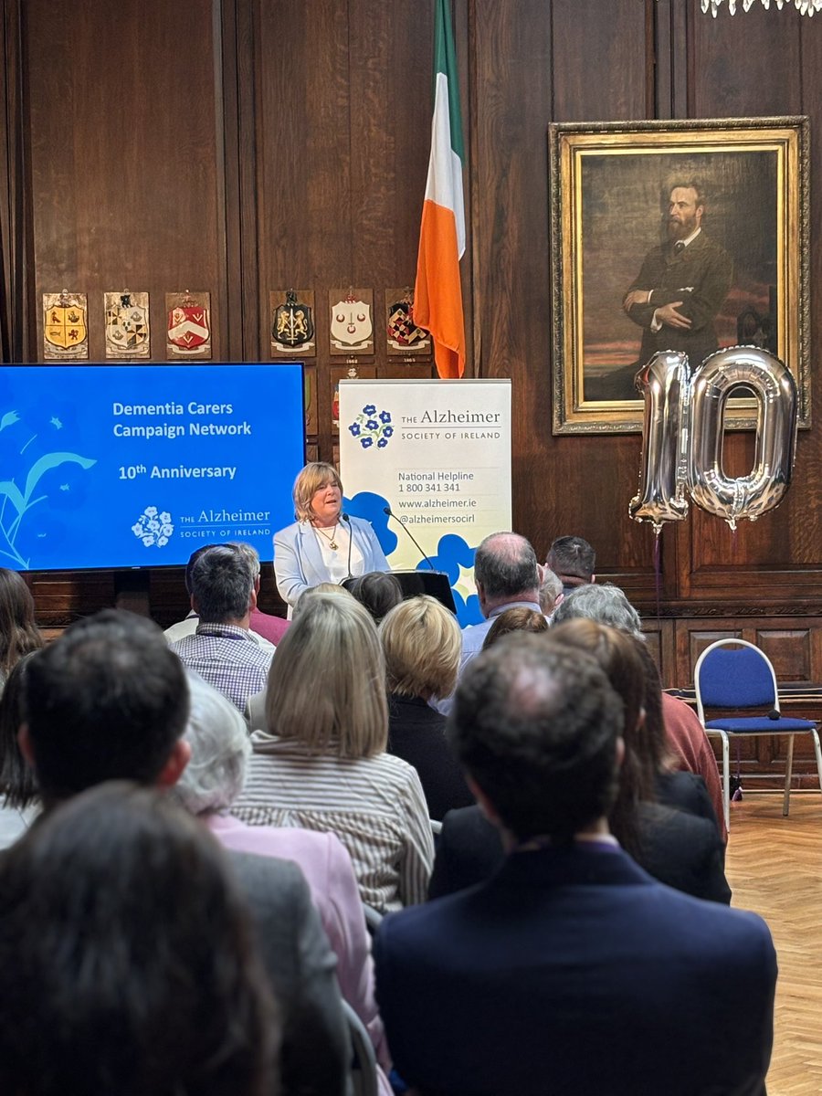 Marking a significant 10 years @DCCNIRL Dementia Carers Campaign Network @MansionHouseDub with the Lord Mayor @daithideroiste today. Great to meet and celebrate 10 years of impactful advocacy, and the voice of dementia carers. Well done to @helenaquaid1 and Paddy Crosbie MCs,