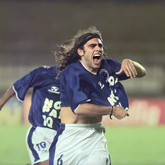 Juan Pablo Sorín conquistou o coração dos torcedores do @Cruzeiro pela sua raça e entrega em campo.

Nostálgico!