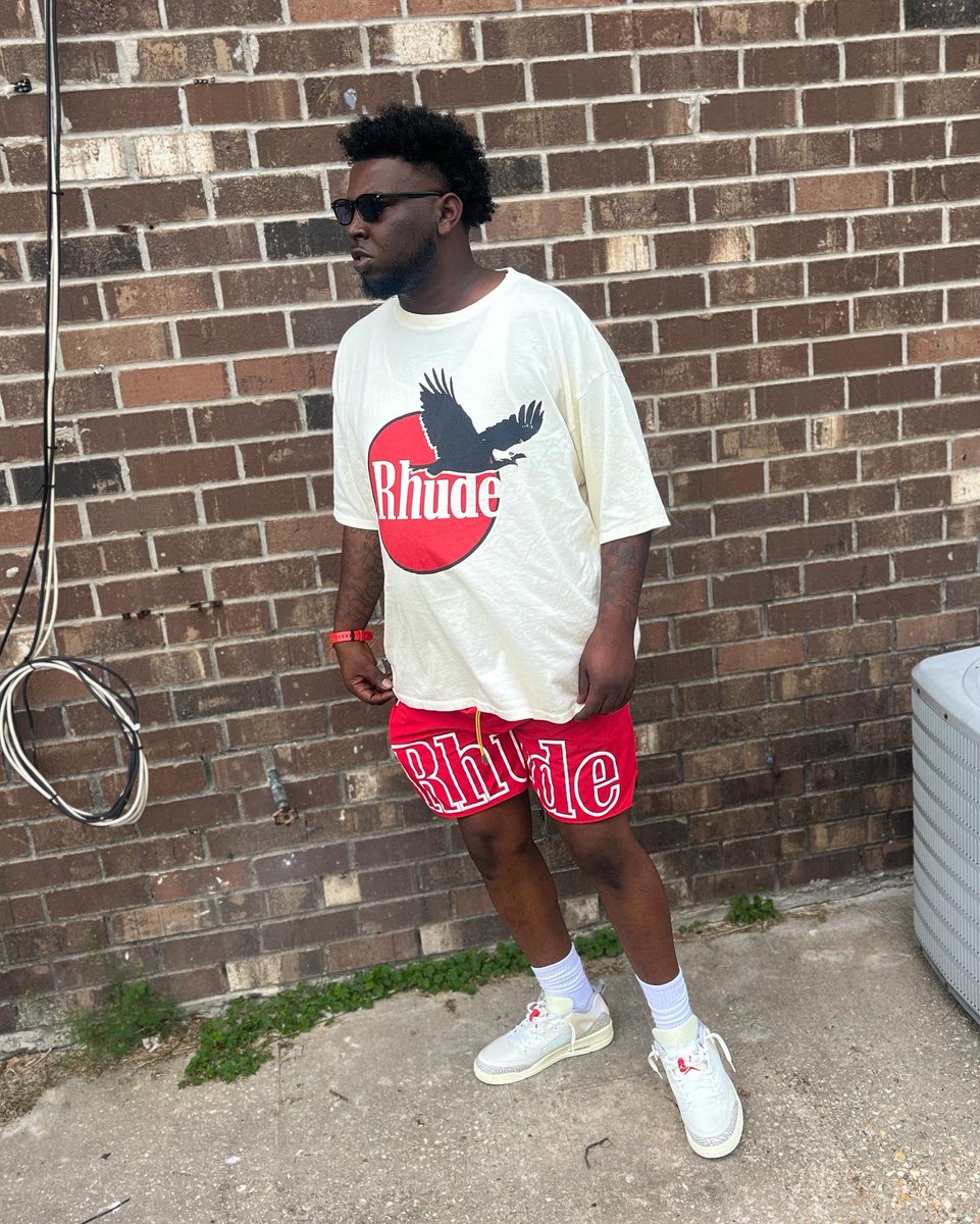 Ibee_desmondd5's tweet image. H A P P Y  B I R T H D A Y 2  M E  ❤️

#chapter26 #rhude #blessed