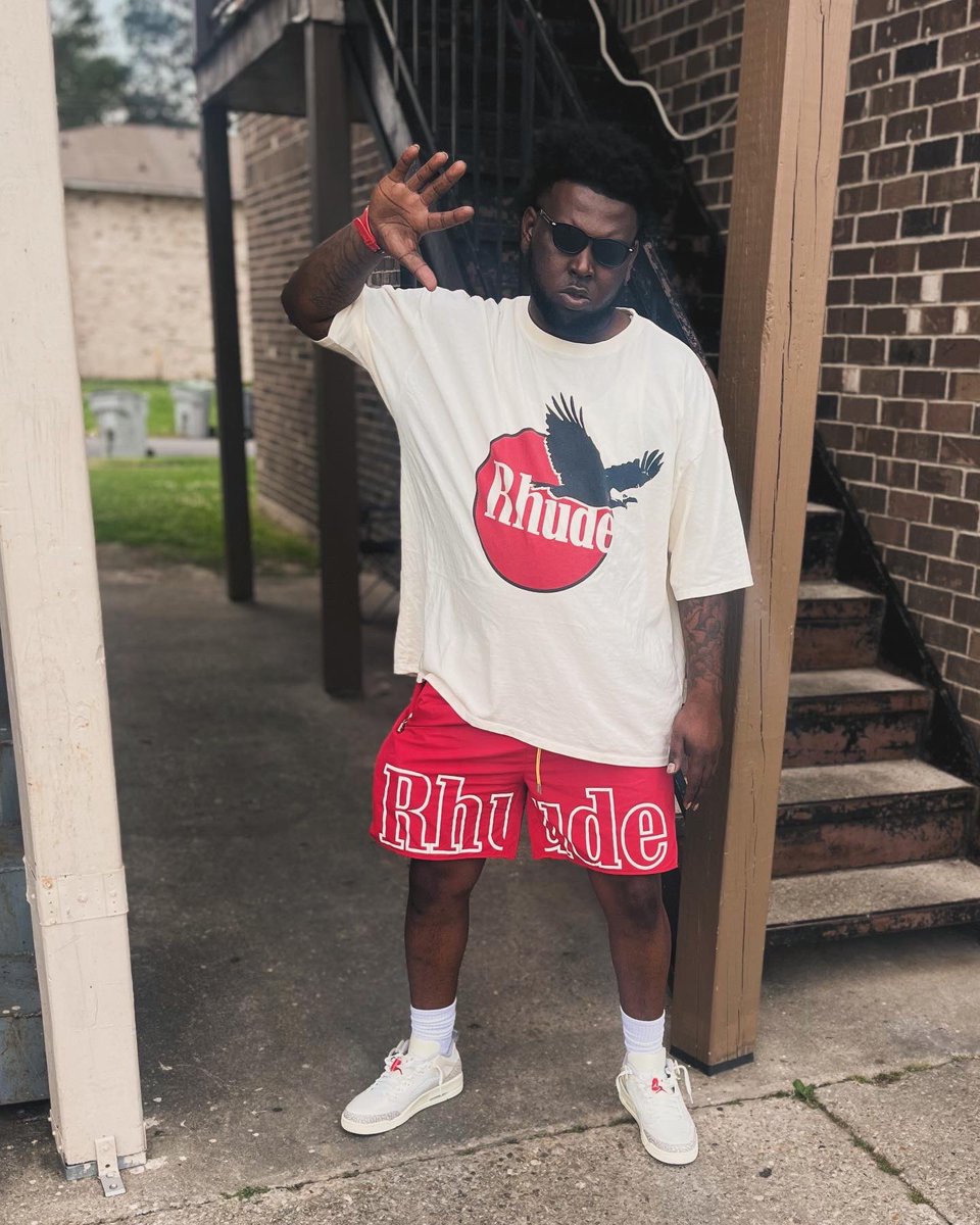 Ibee_desmondd5's tweet image. H A P P Y  B I R T H D A Y 2  M E  ❤️

#chapter26 #rhude #blessed