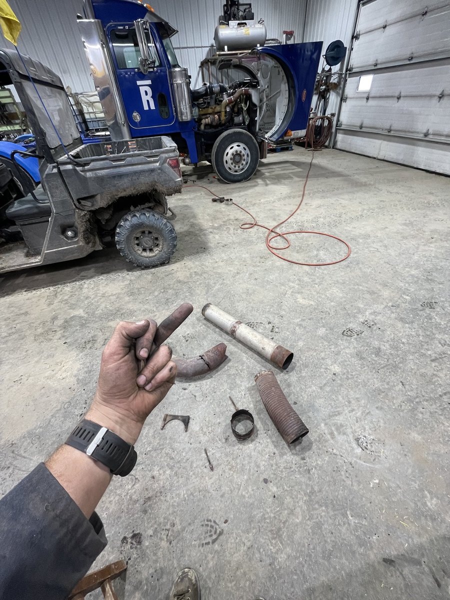QuickDickMcDick's tweet photo. Some jobs are fucking exhausting.
#HeyBlueball https://t.co/Ixk7PsOEEd