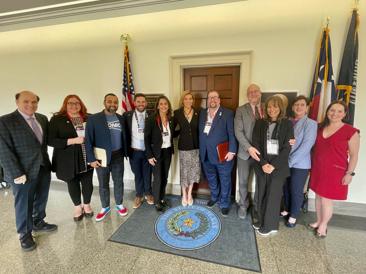Amazing final day at #PAFC24. Texas had about 50 members who met with over 35 of our legislative offices on Capitol Hill, including @RepCuellar @SenTedCruz @RepKeithSelf @JoaquinCastrotx @RepEscobar @RepBethVanDuyne and more! Restaurants are a critical part of every community!