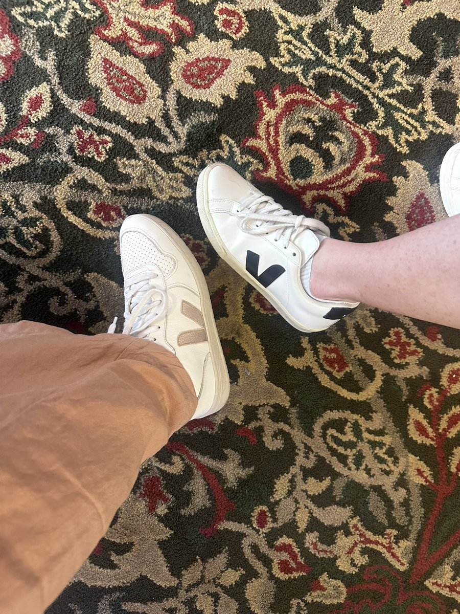 Just a little #AvayaAnalystSummit #shoey w @MelodyBrue ... I feel like we are just missing @twieberneit to sport his @VEJA kicks and @holgermu the originator of the Shoey.