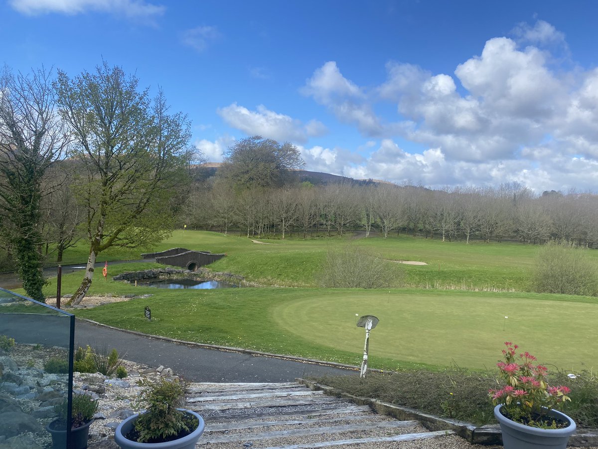 jackiemcguin's tweet photo. Day 1935 of #2000daysofwalking and Iโve forgotten to post these last few days ๐ So hereโs some photos from day 1934 when I avoided โ๏ธ #IconSpa #365crew https://t.co/30bBmmHC2H