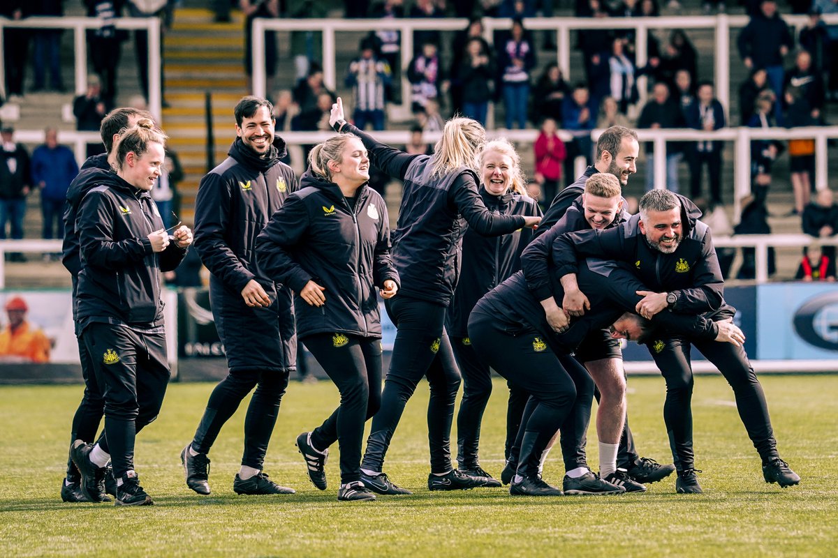 A job well done for the team behind the team @NUFCWomen @BeckyLangley4 @Sparta_GK @AndyCook87 

🏆⚽️📷⚽️🏆