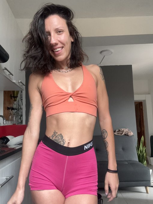 Come chat with me ❤️  https://t.co/EciQmOZlmS https://t.co/bJGIsS1tPy<a href="/tag/newprofilepic"class="tags"><span>#newprofilepic</span></a>