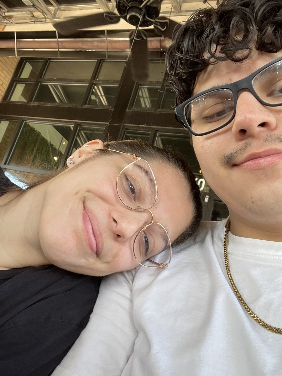 spfxen's tweet photo. love every trip I take, hardest is saying goodbye at the airport. 5 months away 😭 https://t.co/PKcDI0OYma