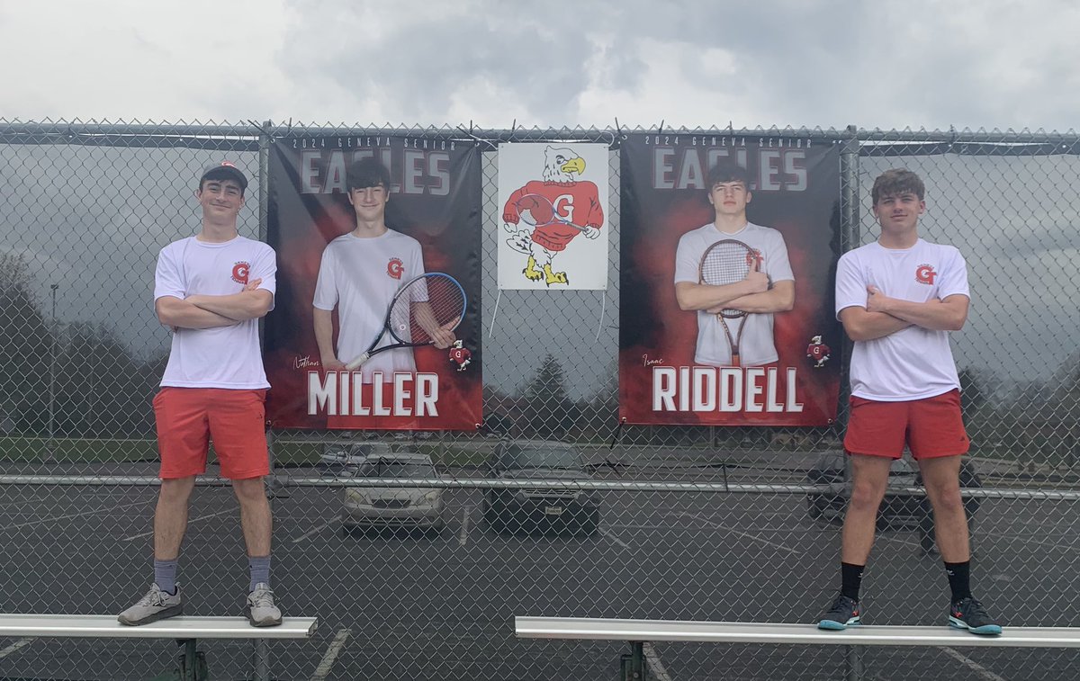Senior banners are up and the Eagles celebrated with a 5-0 win over visiting Madison.  Go Eagles 🦅 🎾