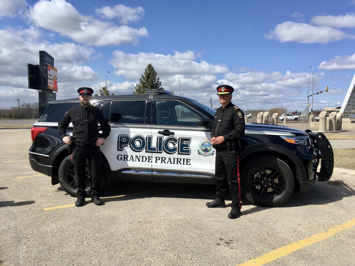 Grande Prairie Police Service unveil their new vehicles and uniforms reachfm.ca/articles/grand… #gpab #yqu #countygp #mdgreenview #yxj
#ydq #fortstjohn #dawsoncreek