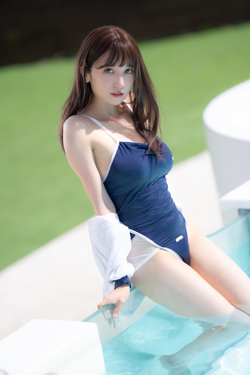 くろうさぎ🐰🖤5/23コスホリD27.28 tweet media