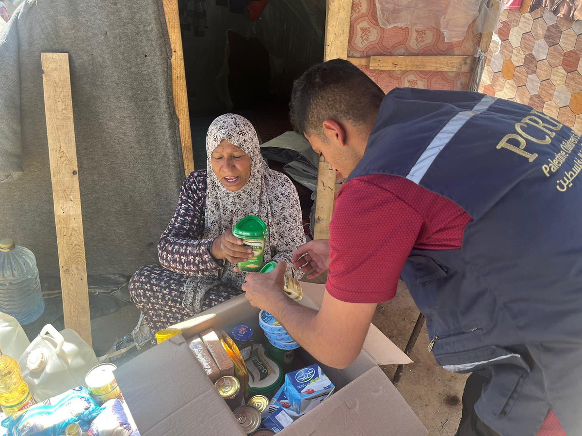 As part of our ongoing emergency relief efforts, our PCRF teams in Gaza are actively addressing the severe food crisis by distributing 10,000 food parcels to children and families in Southern and Central Gaza. This crucial support is vital to halting the spread of famine. Your