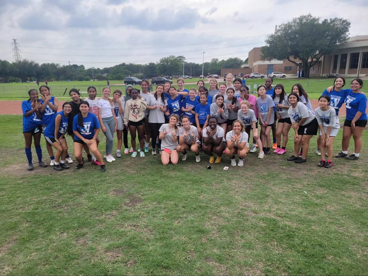 RHSEagleSoccer's tweet photo. Go Wolves!

Watched a great practice at Westwood today!
Can't wait to see these #FutureEagles again on Saturday! https://t.co/HyRFhhcdyV