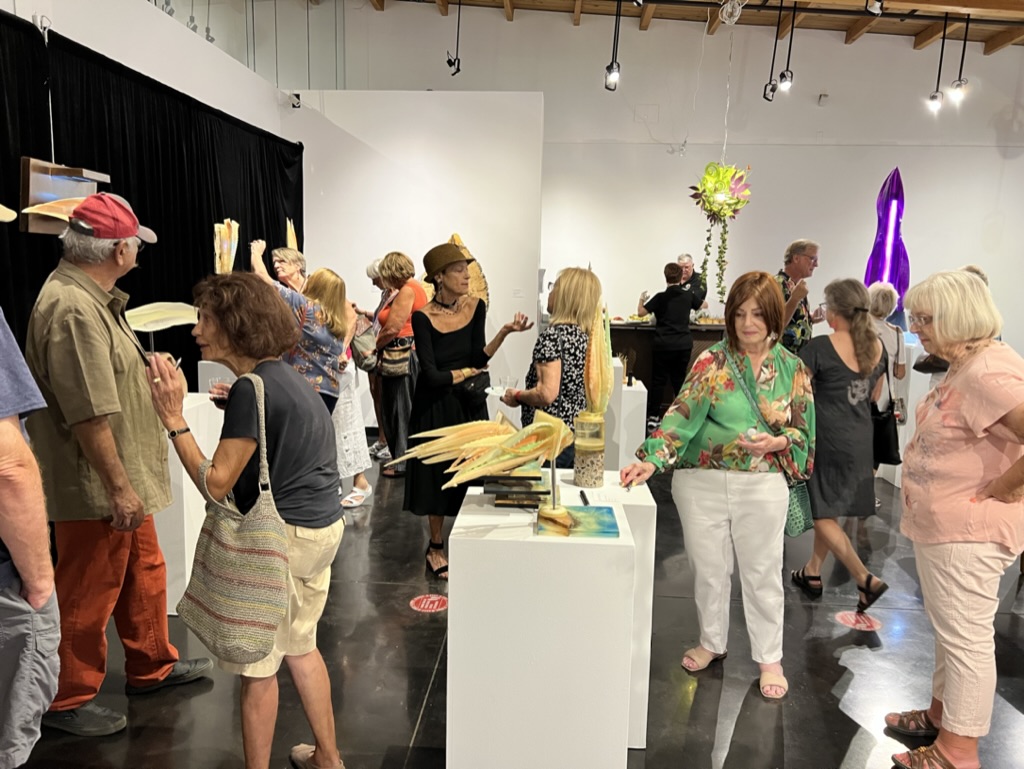 westvalleyarts's tweet photo. With arts funding facing unprecedented challenges throughout the region, we are calling on our community and challenging you to help ensure that the Arts HQ Gallery continues thriving and serve as a cultural beacon in the West Valley.

👆🏽Follow the link in bio to make an impact! https://t.co/JZahCwyhGv