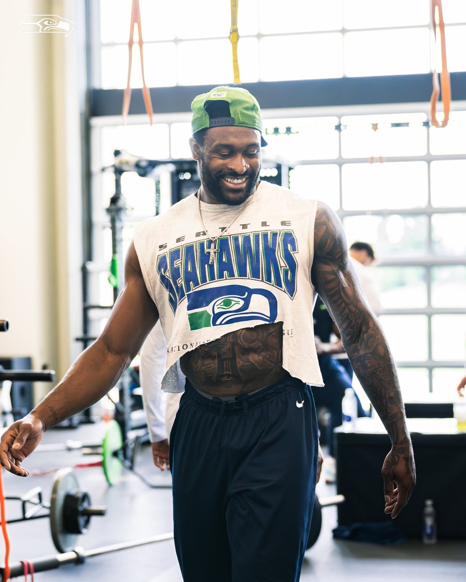 Crop top @dkm14. 🔥
