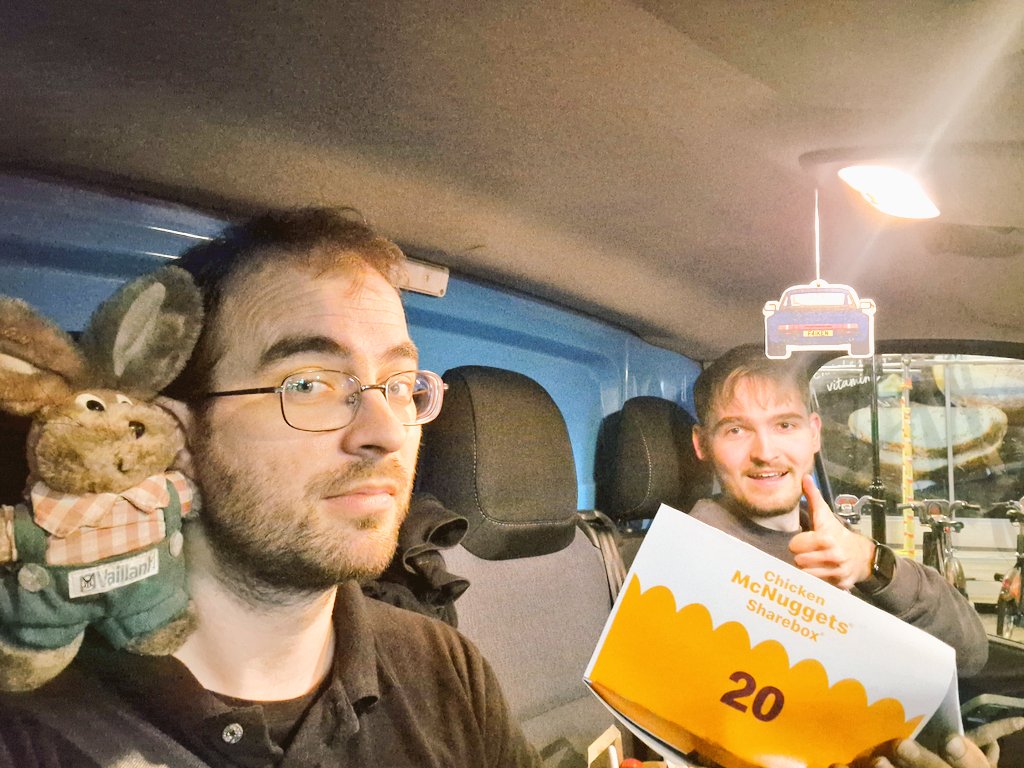 Patryk asked if that was seriously all I was having? #Johann just laughed at the question

He has a lot to learn about the #NugLife 🐤 #NightshiftWanker #London

@sam_churchstile @irbheating