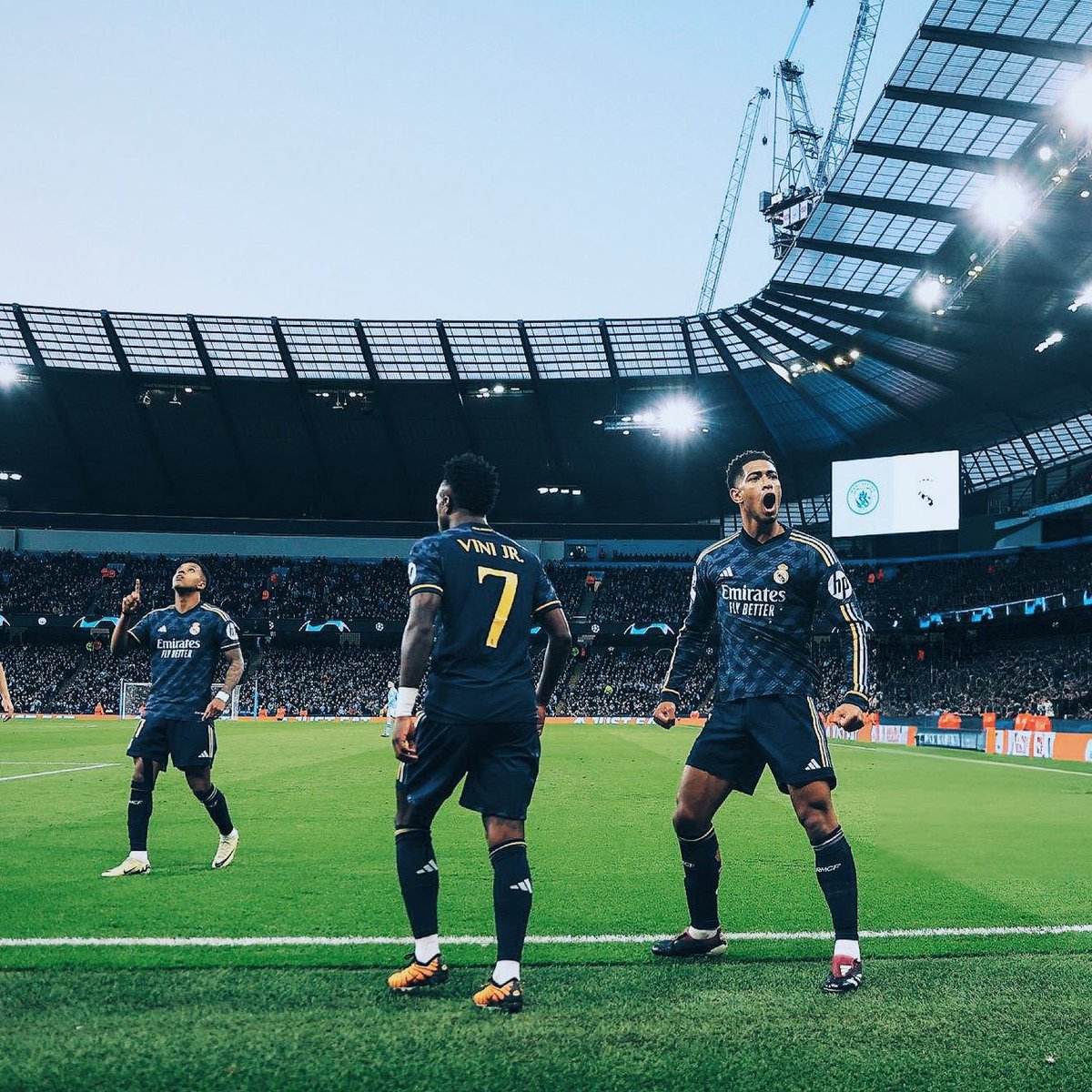 Real Madrid Pictures That Go Hard tweet media