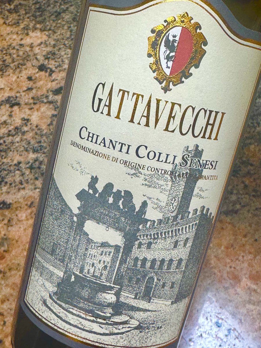 hey all / Gattavecchi Chianti Senesi / v. 2022 / an easy, juicy red with lots of blackcurrant character that is both medium-bodied and smooth on the palate / It's a Wednesday night ravioli wine and I hear my dinner bell calling right now / Cheers!