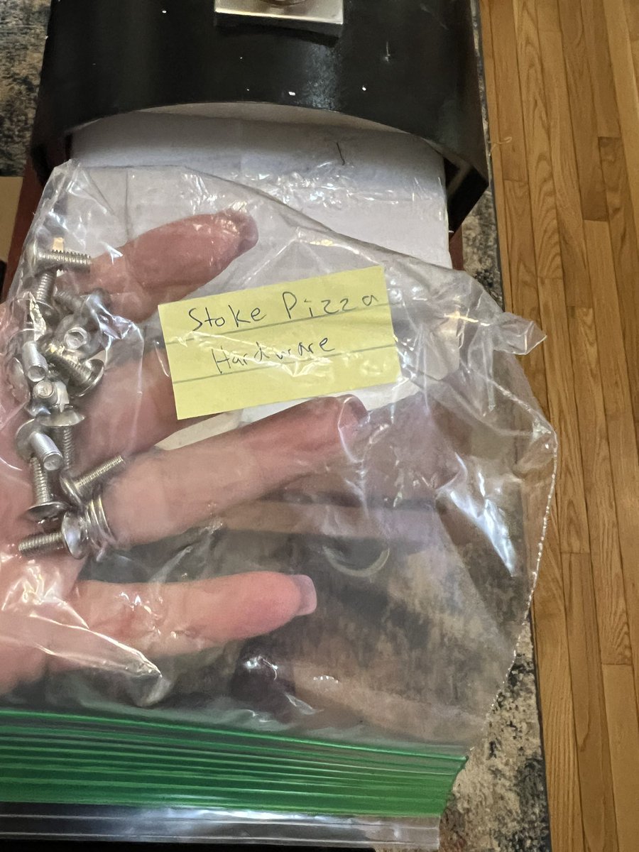 DATssocute's tweet photo. @StokePizzaOvens How do you send used, broken ovens and charge customers like they’re new? #customerreview https://t.co/NyObgCAYQD