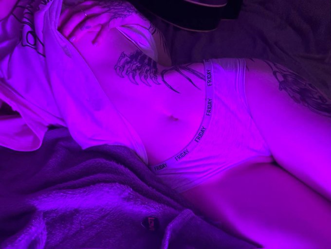 I can&rsquo;t sleep. What do you do when you can&rsquo;t sleep? https://t.co/YQg572CAzL