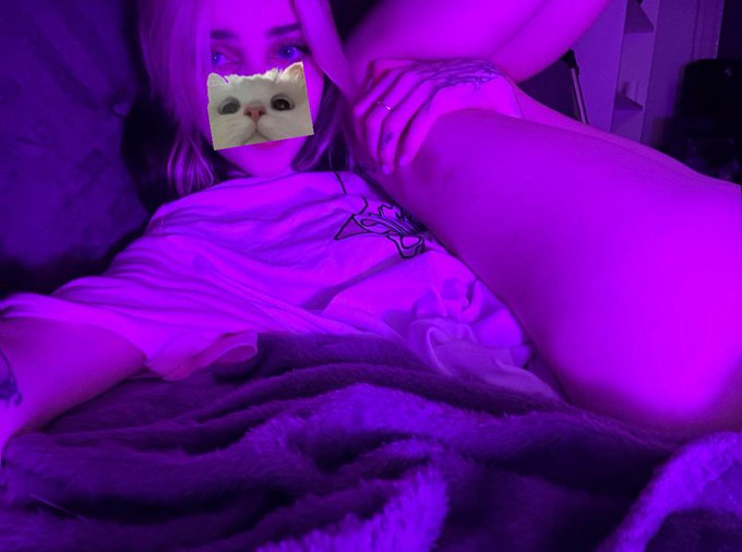 I can&rsquo;t sleep. What do you do when you can&rsquo;t sleep? https://t.co/YQg572CAzL