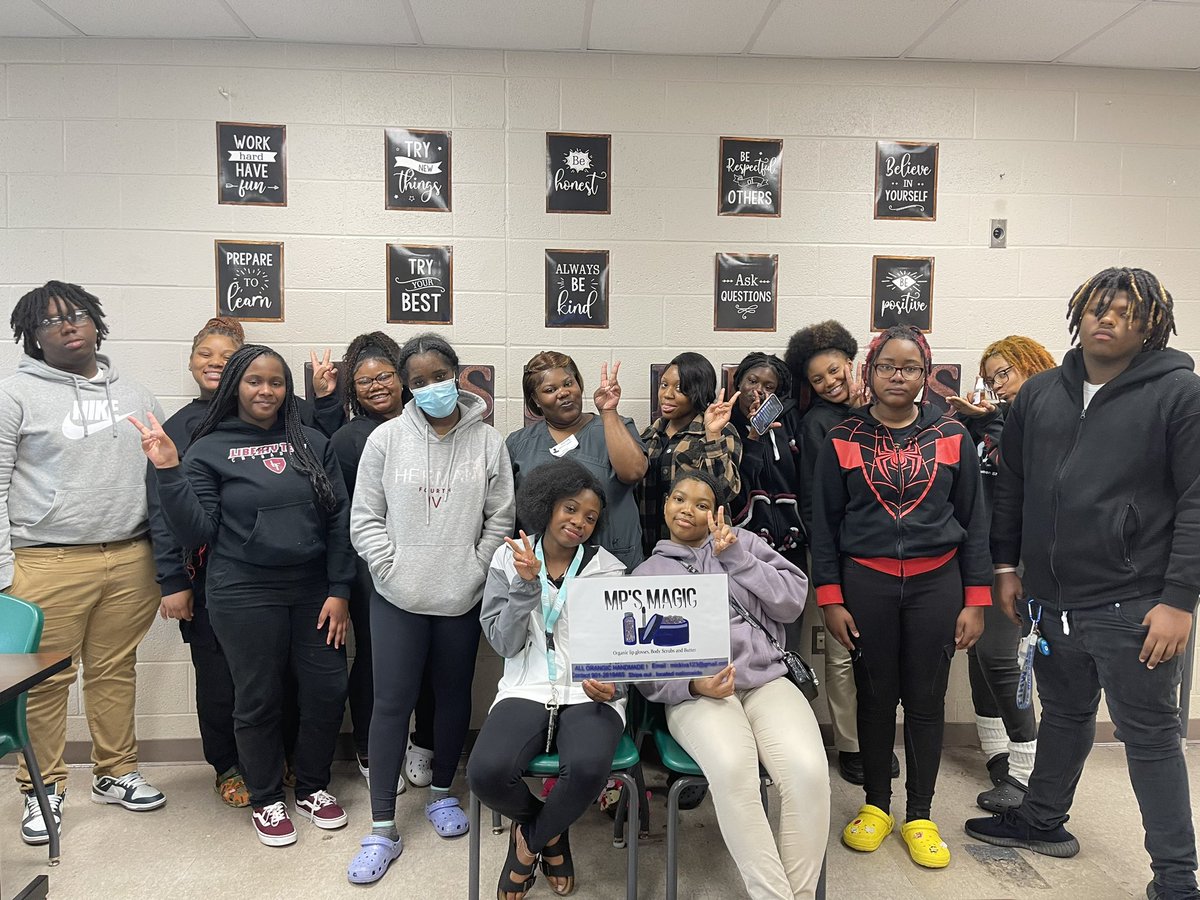 It’s “We Can Do It” Wednesday! So check out our Cosmetology III learning how to do a 45 degree haircut. 💇🏽‍♀️ #TechHairstyles #TechExcellence #TechProud ✂️ ✂️ @JMCSchools