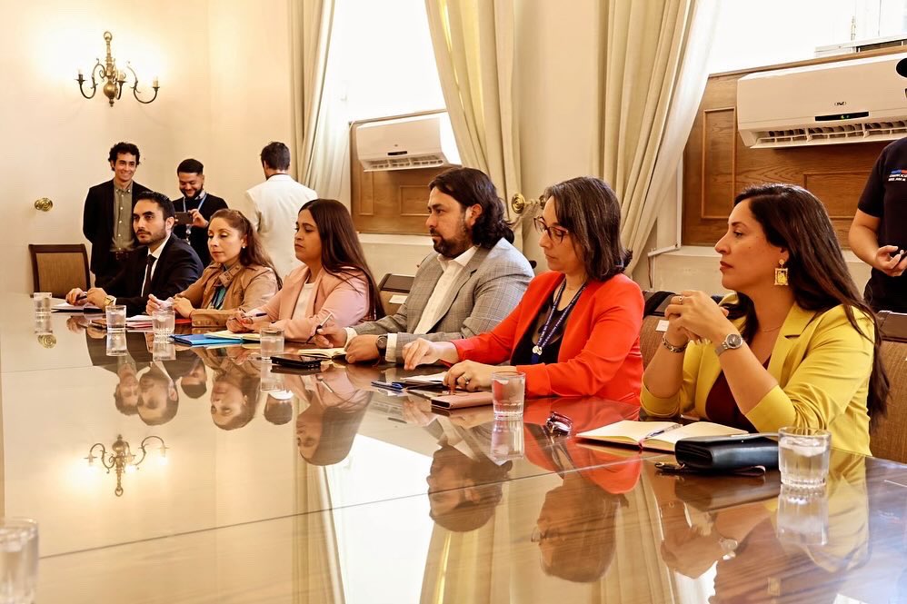 Encabezando el Gabinete Pro Seguridad Regional junto al subsecretario @DrManuelMonsalv, delegados presidenciales provinciales y el seremi de Justicia. Una instancia para abordar la prevención y persecución de delitos y reforzar la presencia del Estado en el territorio.