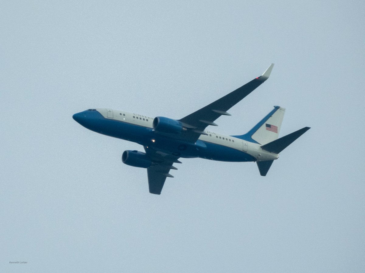 KMLorbz's tweet image. And now SAM520 (01-0041) a C-40B descending for JB Andrews as well. The best plane days at home seem to come when you least expect it! #milair #aviation #USAF