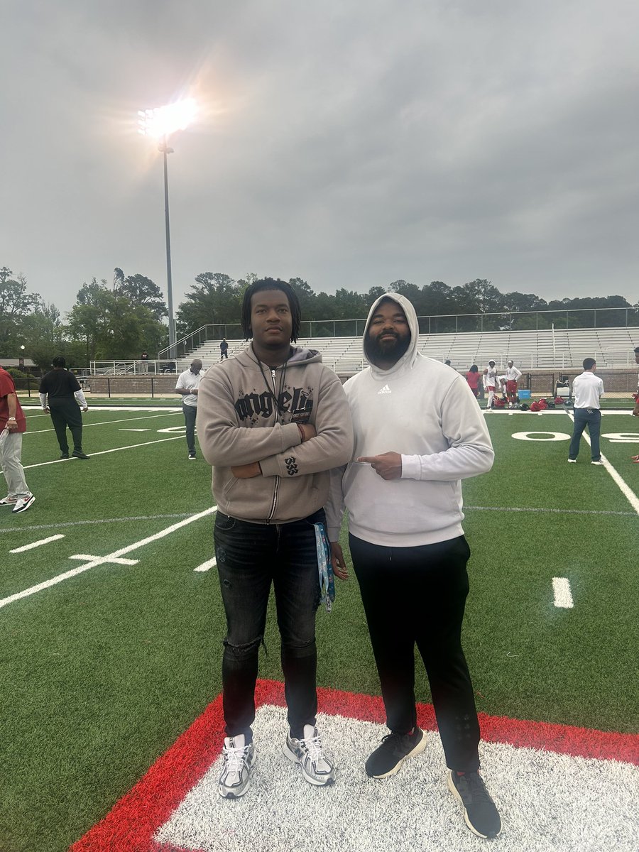 Nik_Owens16's tweet image. Love tha vibes coach ,Preciate the invite and hospitality ‼️#EMCC @CoachPope90