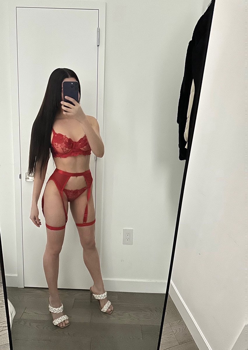 Hey loves ♥️
Do you like the red color?

🥰😘