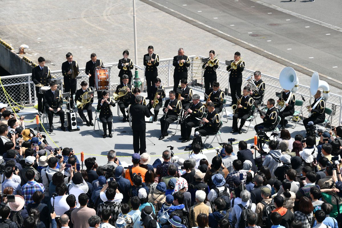 ４月１３日（土）、１４日（日）に横浜山下ふ頭で「しらせ」一般公開が行われました! 沢山のご来艦ありがとうございました🐧 #海上自衛隊　 #しらせ 　#南極 　#横浜