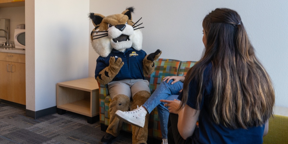 GO2UCMerced's tweet photo. UC Merced can be your home away from home 🏡 Explore the vibrant campus life in our residence halls, where you'll cultivate new friendships &amp; connections. Join our webinar tonight at 7p.m. on housing, transportation &amp; dining. https://t.co/Wt8OG0awaI 💙 🛌 #LifeAtUCMerced https://t.co/7nsOrwa250