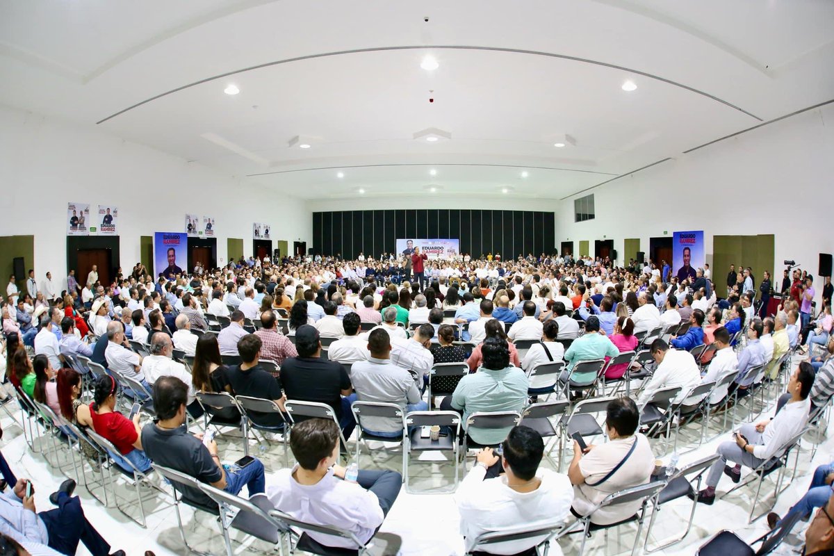 Este miércoles estuve presente en el Encuentro con Sectores Productivos de Tuxtla Gutiérrez, mismo que fue encabezado por nuestro candidato a la gubernatura, el Dr. Eduardo Ramírez (<a href="/ramirezlalo_/">Eduardo Ramírez</a>), de quien escuchamos cada una de sus propuestas que impulsarán fuertemente el