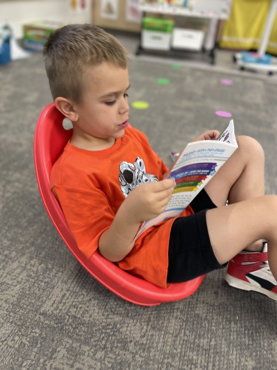 LeePrimary's tweet photo. Excited about what’s happening with literacy in Lee County. With the leadership of our new superintendent, we are making great shifts to increase early intervention as well as providing professional learning for teachers! @LeeCountySchool #goodnewsLee https://t.co/nEqnCIKAUx