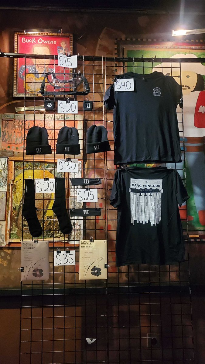 A sneak peek at our BANG YONGGUK ‘III’ THE US TOUR 2024 IN HOUSTON merch booth😉 Make sure you get yours if you're attending the show in Houston!🗽 Come to the next stop if you wanna get your own too!🙈 Concert🎫 bit.ly/4bSTnbP M&G🎟️ mmt.fans/bwkW