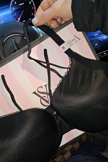 Just got measured at Victoria secrets 🙊 I thought I was Double D https://t.co/CokHKScUOQ