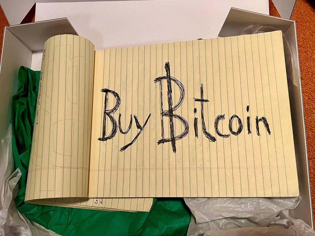 You can see the real Buy #Bitcoin notepad ~ in person ~ probably for the last time ever one week from today at PUBKEY in NYC! 😲🔥 meetup.com/pubkey-meetups…