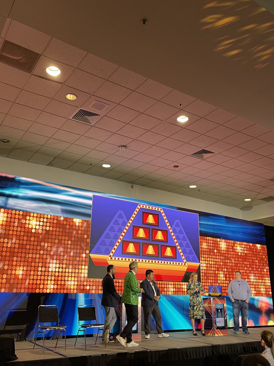 NinaRiggins's tweet photo. #HeadTalks stage 🧠 Happening now! #AANAM @AANmember @neurobickel @TylerAllisonMD @MarkMilsteinMD @jposas 👏@WNGtweets https://t.co/jufFW67QFa