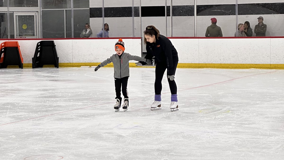 Whether you’re an aspiring hockey player or figure skater, it all starts with Learn to Skate! Sign up includes: 📚 Group lessons ✅ Coaching from certified instructors ⛸️ Drills to improve confidence and ability Next session begins May 15! Learn more bit.ly/3C7buve