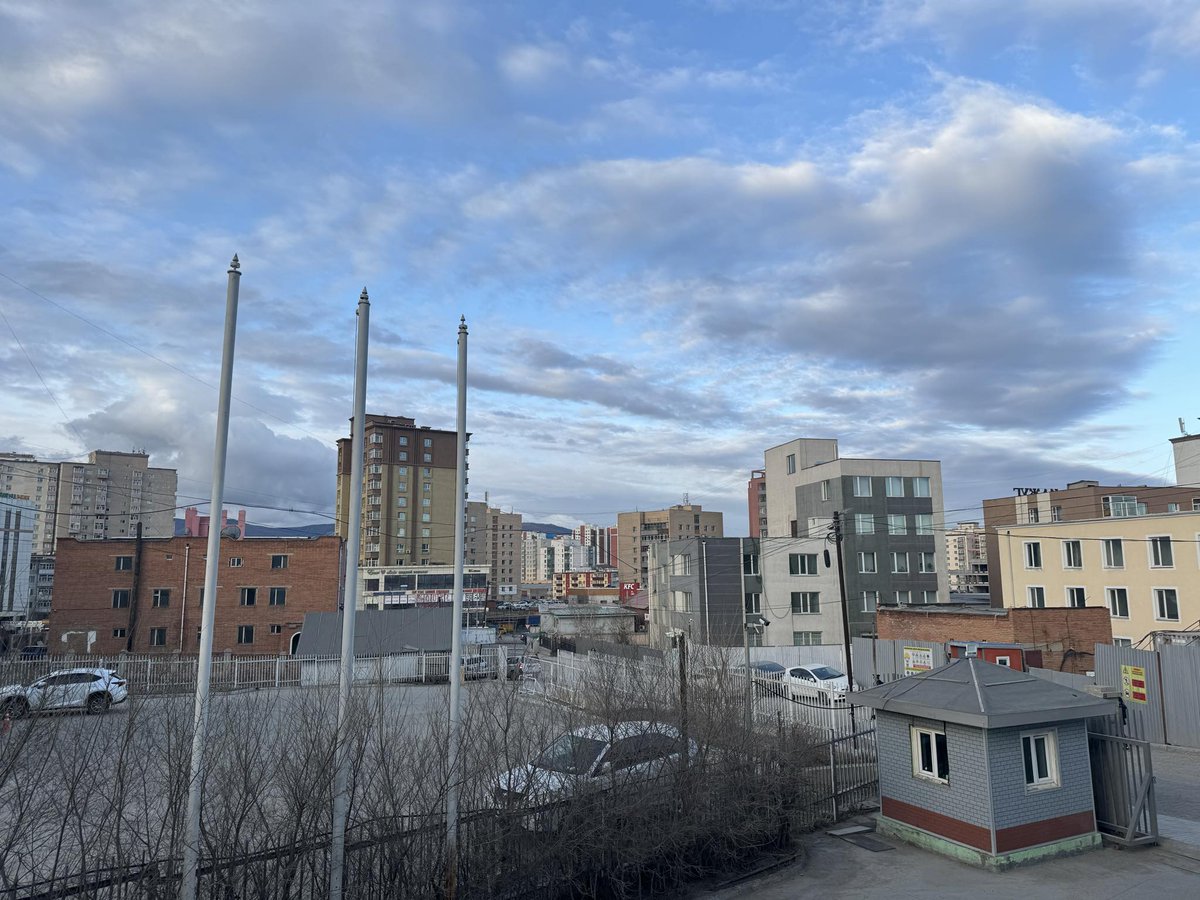 gerbulradio's tweet photo. Номин буурал толгод дээр нарны туяа асгарч
Их хотод минь шинэ өглөө айлчлан ирлээ. Өглөөний мэнд ээ #930show https://t.co/tkayDFlPef