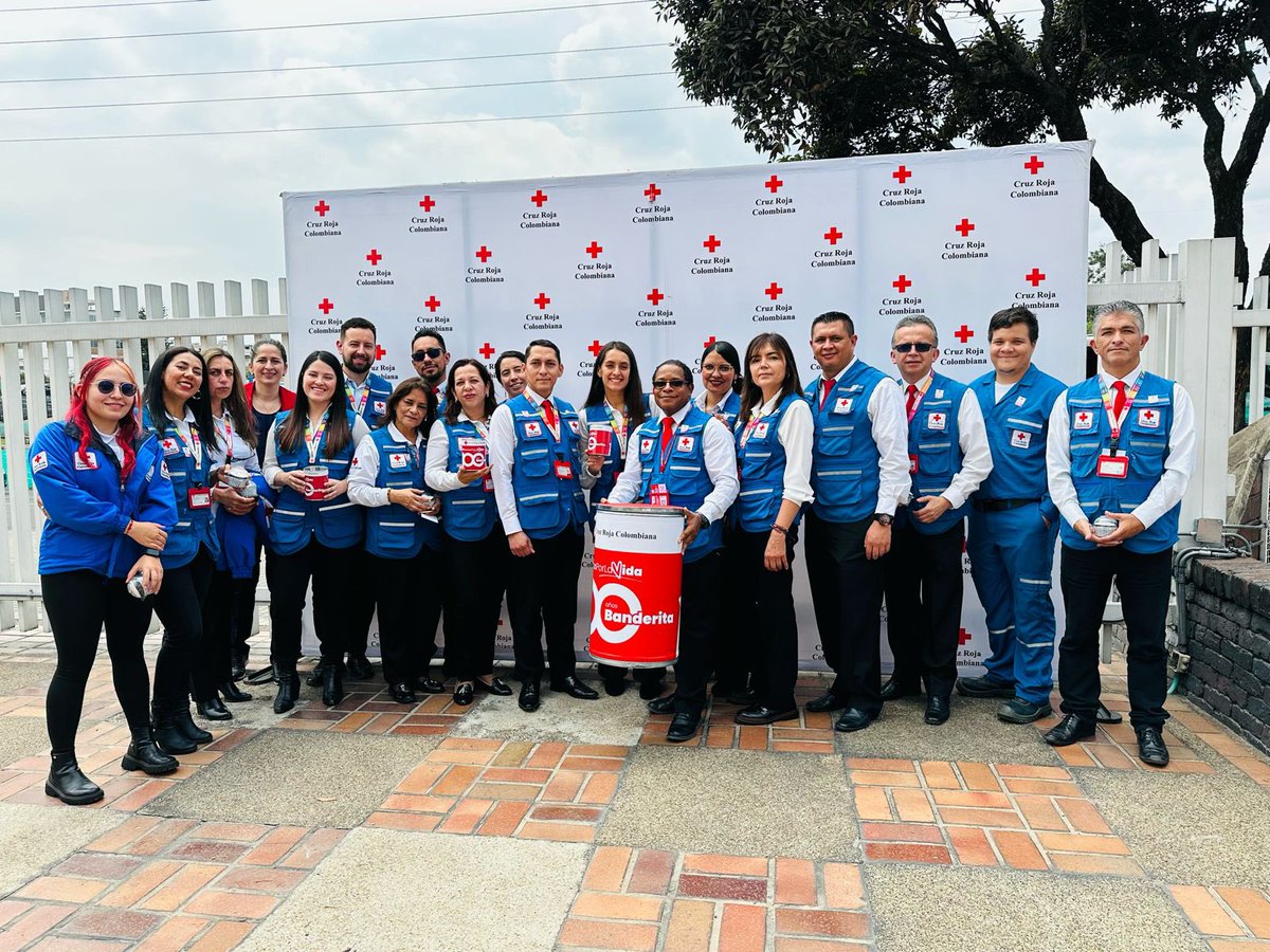 ¡Hoy ha sido un día histórico! ⭐ ️ ➡️ Así se vivió el lanzamiento de la Campaña #100AñosBanderita ¡Unete tu también por nuestras 32 Causas por la vida! Dona aquí: unete.cruzrojacolombiana.org #SomosCruzRoja ♥️