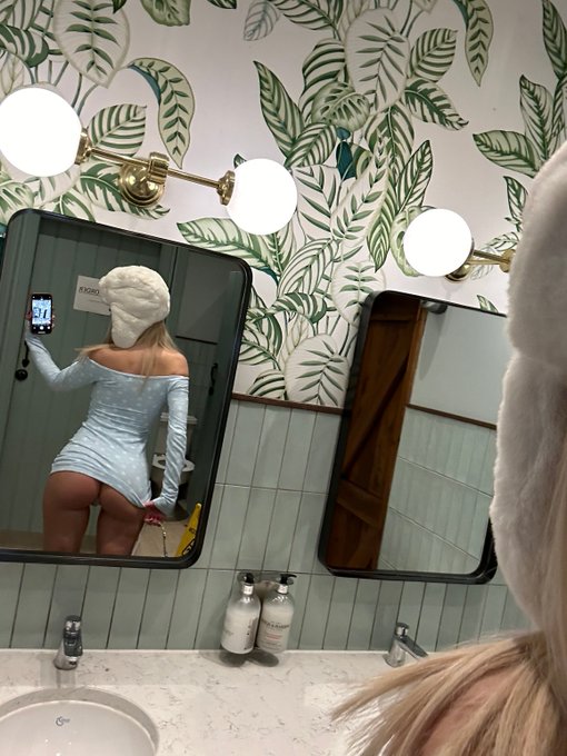 Drop your biggest fantasy in the comments 😜  https://t.co/en9OASuB1n https://t.co/FLhgbmUOHr